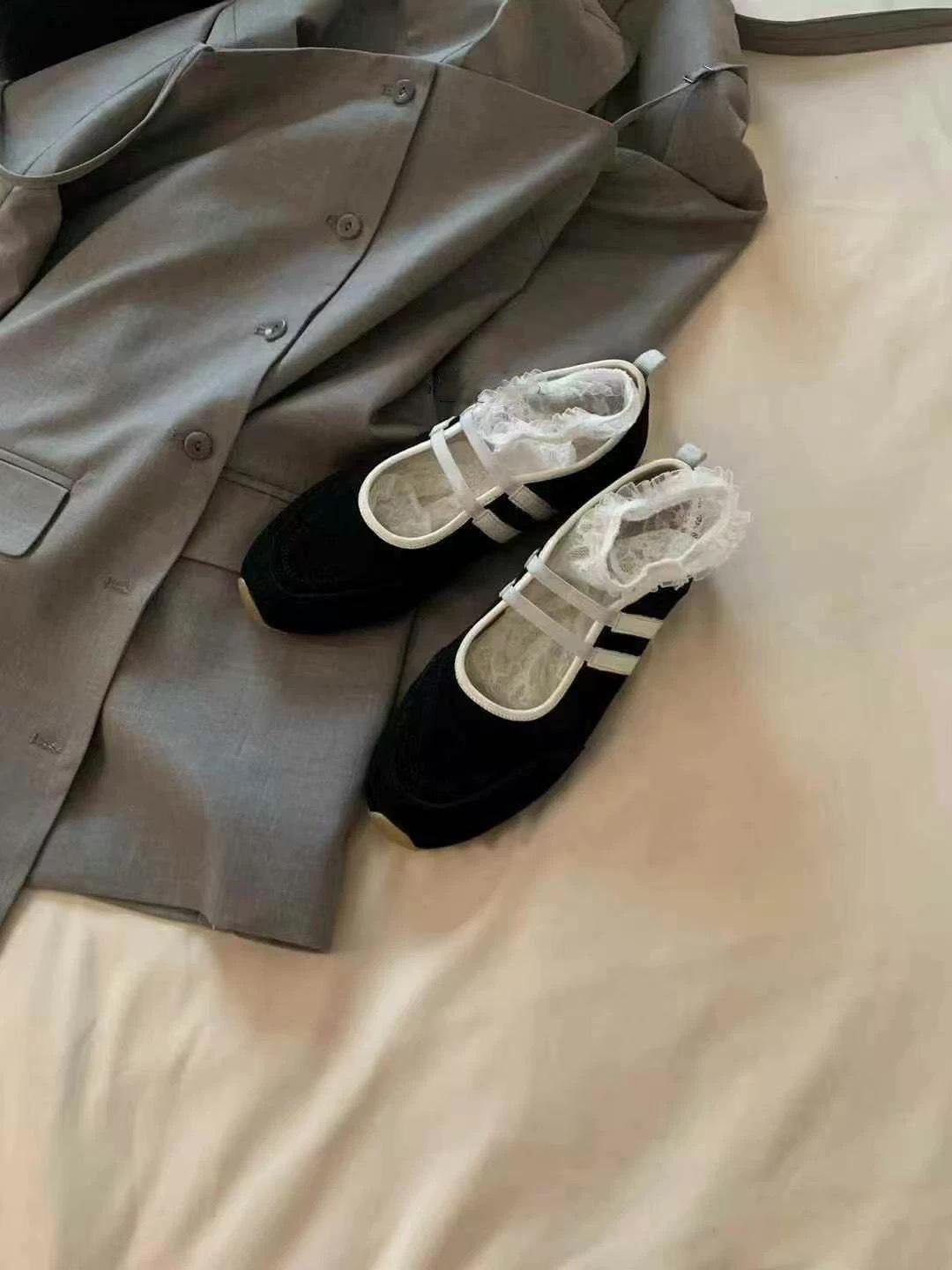 Sheepskin version~ retro round head shallow mouth casual sports shoes Mary Jane shoes flat ballet shoes women s versatile single shoes 40 чорний
Sheepskin version~ retro round head shallow mouth casual sports shoes Mary Jane shoes flat ballet shoes women s versatile single shoes 40 чорний