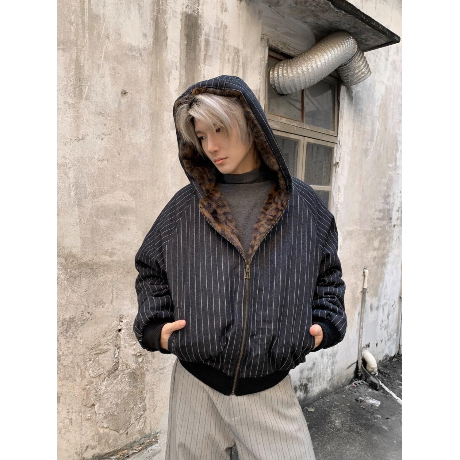 Black Leopard Print Retro Hooded Cotton Jacket with Vertical Stripes for Men & Women XL чорний
Black Leopard Print Retro Hooded Cotton Jacket with Vertical Stripes for Men & Women XL чорний