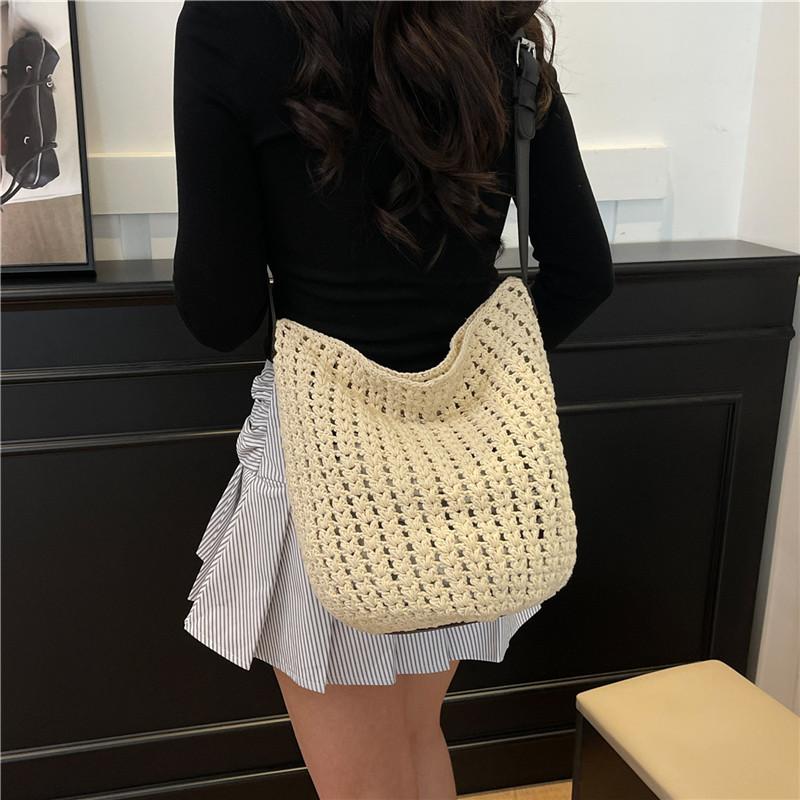 Premium bag women s 2025 new lazy hollow knitted bag large capacity versatile shoulder tote bag бежевый
Premium bag women s 2025 new lazy hollow knitted bag large capacity versatile shoulder tote bag бежевый