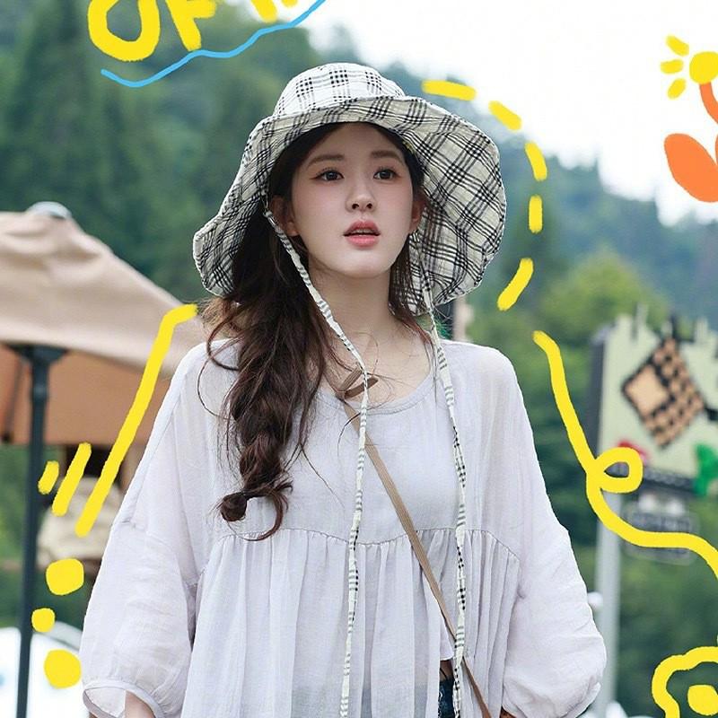 Korean Style Plaid Wide-Brim Bucket Hat with Strap - Breathable Sun Protection, Face Slimming M (56-58cm)
Korean Style Plaid Wide-Brim Bucket Hat with Strap - Breathable Sun Protection, Face Slimming M (56-58cm)