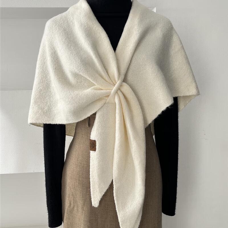 Women s Heated Wool Blend Triangle Scarf
Women s Heated Wool Blend Triangle Scarf