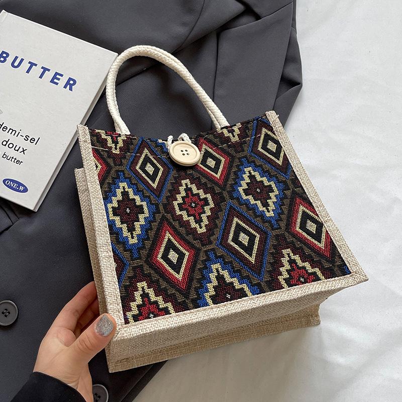 Портативная сумка для бенто Повседневная сумка-тоут для женщин Этнический стиль Сумка для работы Простая Большая вместимость Сумка для покупок Подарки
Портативная сумка для бенто Повседневная сумка-тоут для женщин Этнический стиль Сумка для работы Простая Большая вместимость Сумка для покупок Подарки