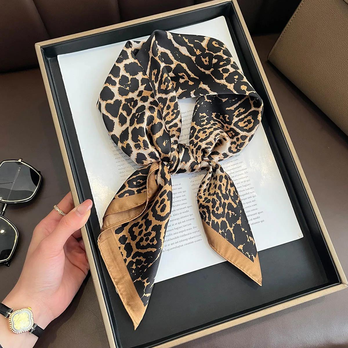 Luxury Silk Imitation Scarf Women Neckerchief Bandana Hair Bands Ribbon Tie Small 70cm Square Scarves 70x70cm
Luxury Silk Imitation Scarf Women Neckerchief Bandana Hair Bands Ribbon Tie Small 70cm Square Scarves 70x70cm