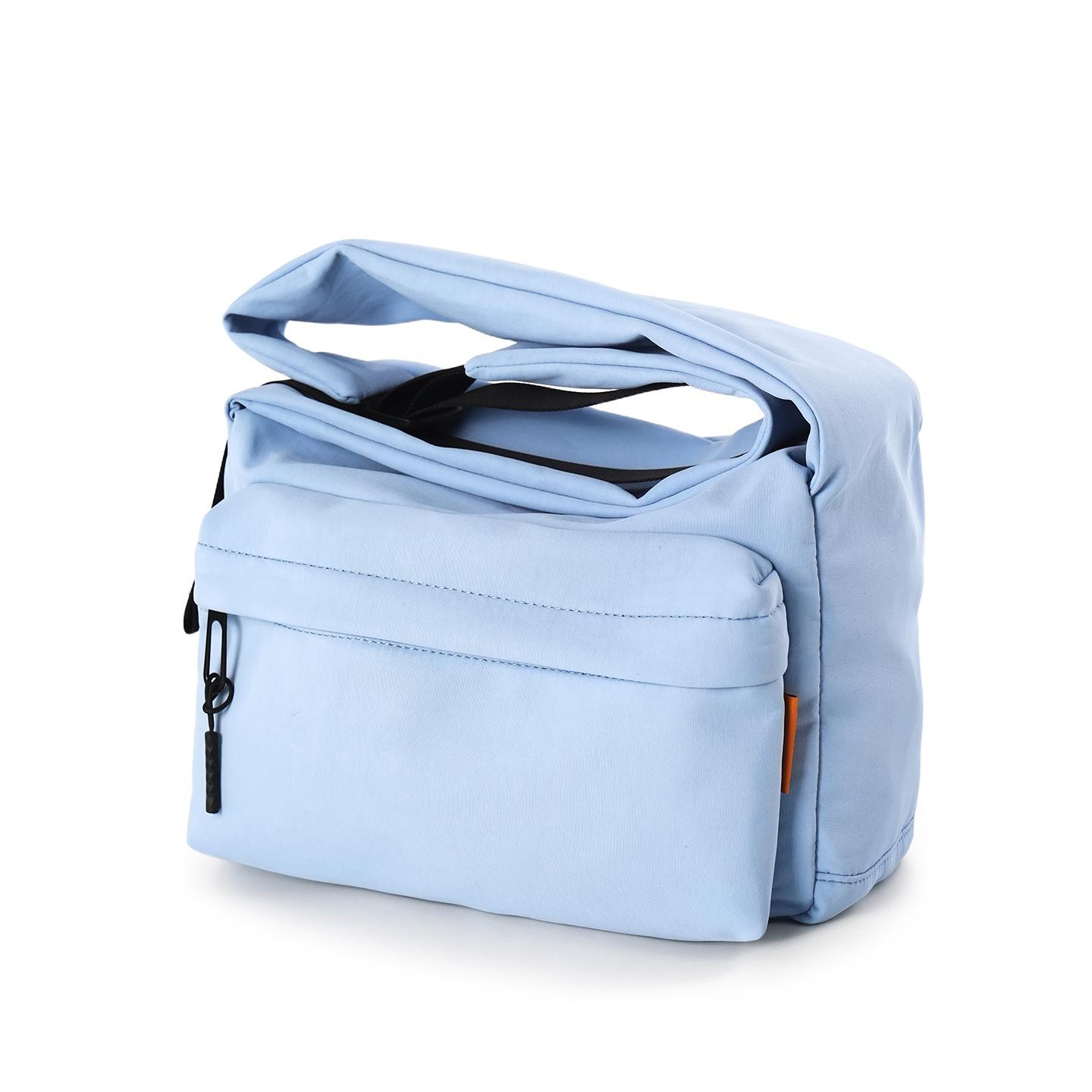 2025 new solid color shoulder messenger bag multi-pocket light casual men s and women s commuting versatile couple bag kettle bag синій
2025 new solid color shoulder messenger bag multi-pocket light casual men s and women s commuting versatile couple bag kettle bag синій