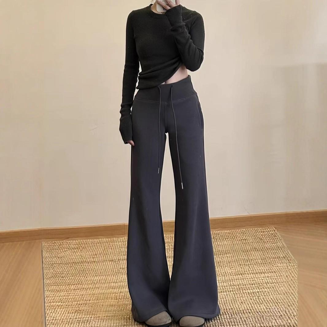 Women s High-Waist Bell Bottom Sports Pants - Slimming Micro Flare Straight Leg, Petite American Style, New Spring 2026 Collection M (90-105 kg)
Women s High-Waist Bell Bottom Sports Pants - Slimming Micro Flare Straight Leg, Petite American Style, New Spring 2026 Collection M (90-105 kg)