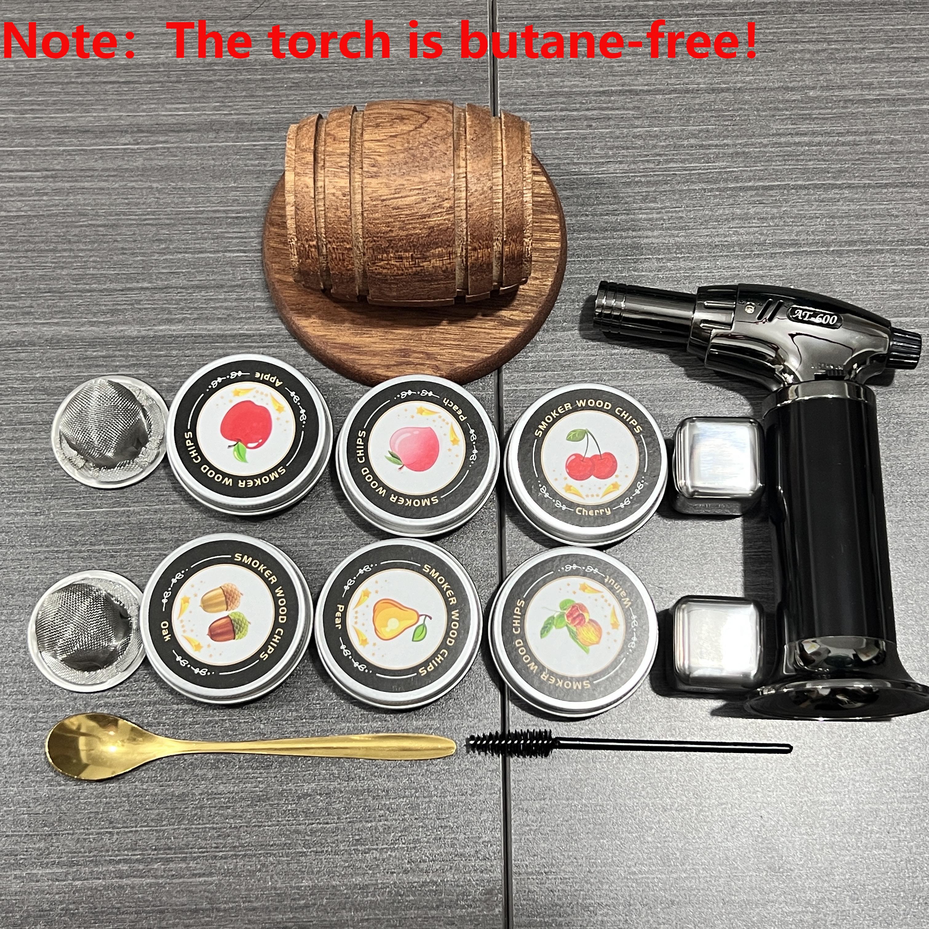 Новий набір для копчення коктейлів Шість видів дерев яної тріски та дві крижані кубики Набір для копчення Олд Фешн Барний набір для копчення віскі
Новий набір для копчення коктейлів Шість видів дерев яної тріски та дві крижані кубики Набір для копчення Олд Фешн Барний набір для копчення віскі