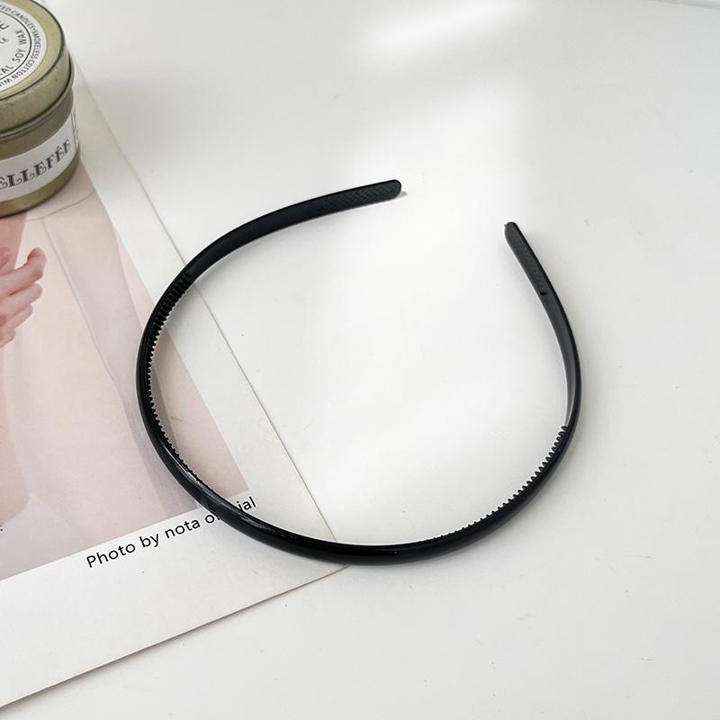 Black Series Headband Korean Style Practical Simple Face Wash Non-Slip Toothed Pressure Hair Hair Band Plastic Hair Accessories
Black Series Headband Korean Style Practical Simple Face Wash Non-Slip Toothed Pressure Hair Hair Band Plastic Hair Accessories