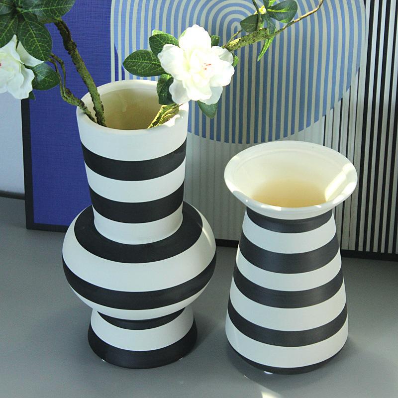 Black and White Striped Vase Ceramic Vase Geometric Crafts Floral Arrangement Accessories Hydroponics Terrarium Home Decoration
Black and White Striped Vase Ceramic Vase Geometric Crafts Floral Arrangement Accessories Hydroponics Terrarium Home Decoration