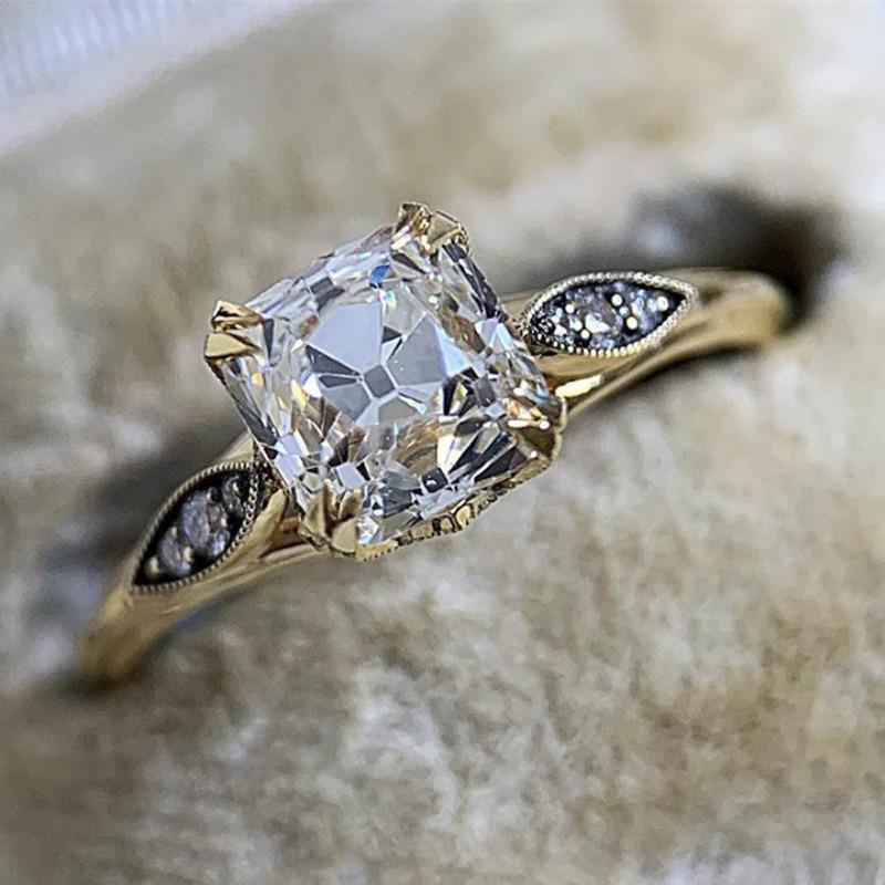 Cao Shi Elegant Gold Four-Claw Square Ring for Girls - Wedding & Engagement Accessory Size 7
Cao Shi Elegant Gold Four-Claw Square Ring for Girls - Wedding & Engagement Accessory Size 7