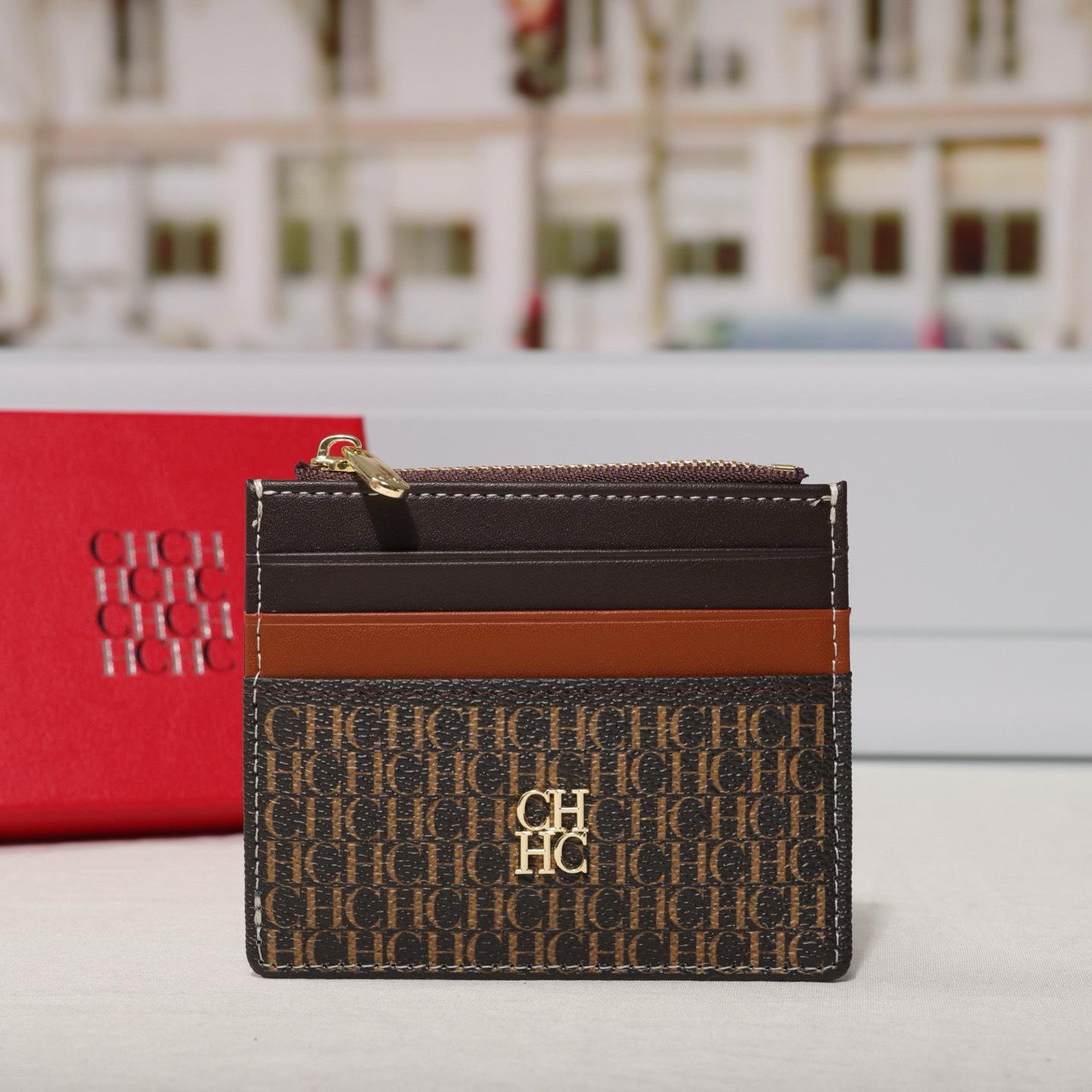 CHHC Women s Retro Card Holder & Coin Purse - High Quality Zipper Wallet with Letter Print Pattern 10cm x 8.8cm x 1cm; 90g
CHHC Women s Retro Card Holder & Coin Purse - High Quality Zipper Wallet with Letter Print Pattern 10cm x 8.8cm x 1cm; 90g