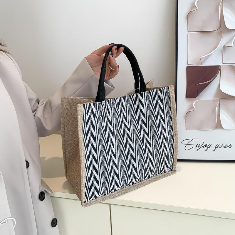 High-value large-capacity class bag women s new versatile portable commuter bag linen shoulder tote bag tide чорний
High-value large-capacity class bag women s new versatile portable commuter bag linen shoulder tote bag tide чорний