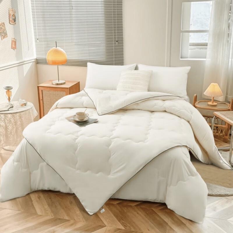 Hongdou Mulberry Silk & Goose Down Four-Season Duplex Quilt
Hongdou Mulberry Silk & Goose Down Four-Season Duplex Quilt