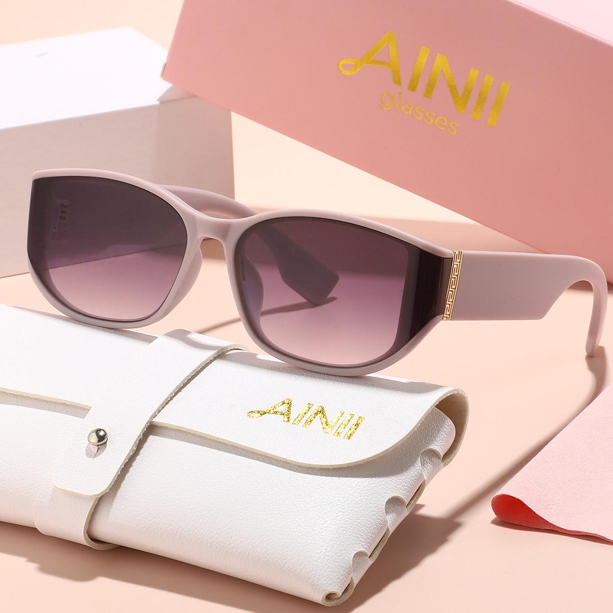 European and American retro style Y2K unisex fashionable sunglasses for summer sun shading, sun protection, UV protection, light
European and American retro style Y2K unisex fashionable sunglasses for summer sun shading, sun protection, UV protection, light
