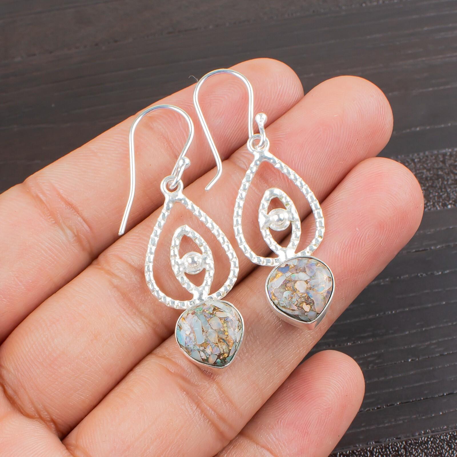 Ethiopian Opal Copper Gemstone 925 Sterling Silver Handmade Hook Earrings 2.00 EE-32-34
Ethiopian Opal Copper Gemstone 925 Sterling Silver Handmade Hook Earrings 2.00 EE-32-34