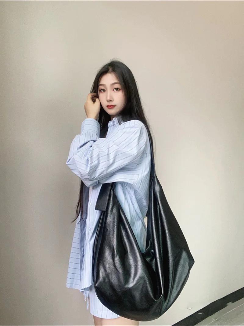 Loose Style Large Capacity Black Dumpling Bag Women Retro High-end Casual Commuter Crossbody Shoulder Bag Big Bag
Loose Style Large Capacity Black Dumpling Bag Women Retro High-end Casual Commuter Crossbody Shoulder Bag Big Bag
