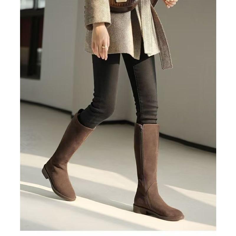 Soft leather boots new but knee boots spring autumn and winter fashion thick heel boots riding boots medium heel high knight boots 40 темно-коричневого
Soft leather boots new but knee boots spring autumn and winter fashion thick heel boots riding boots medium heel high knight boots 40 темно-коричневого