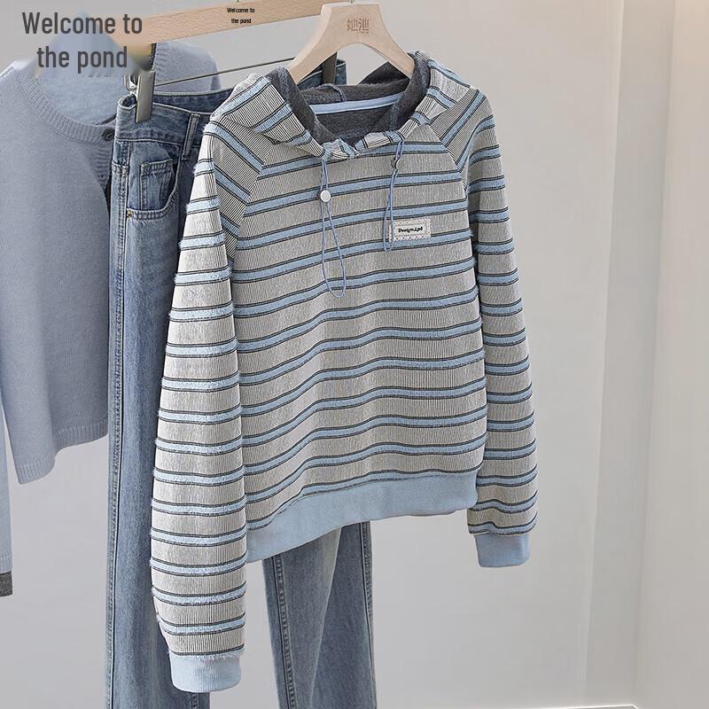 Women s Drawstring Hooded Striped Sweatshirt L
Women s Drawstring Hooded Striped Sweatshirt L