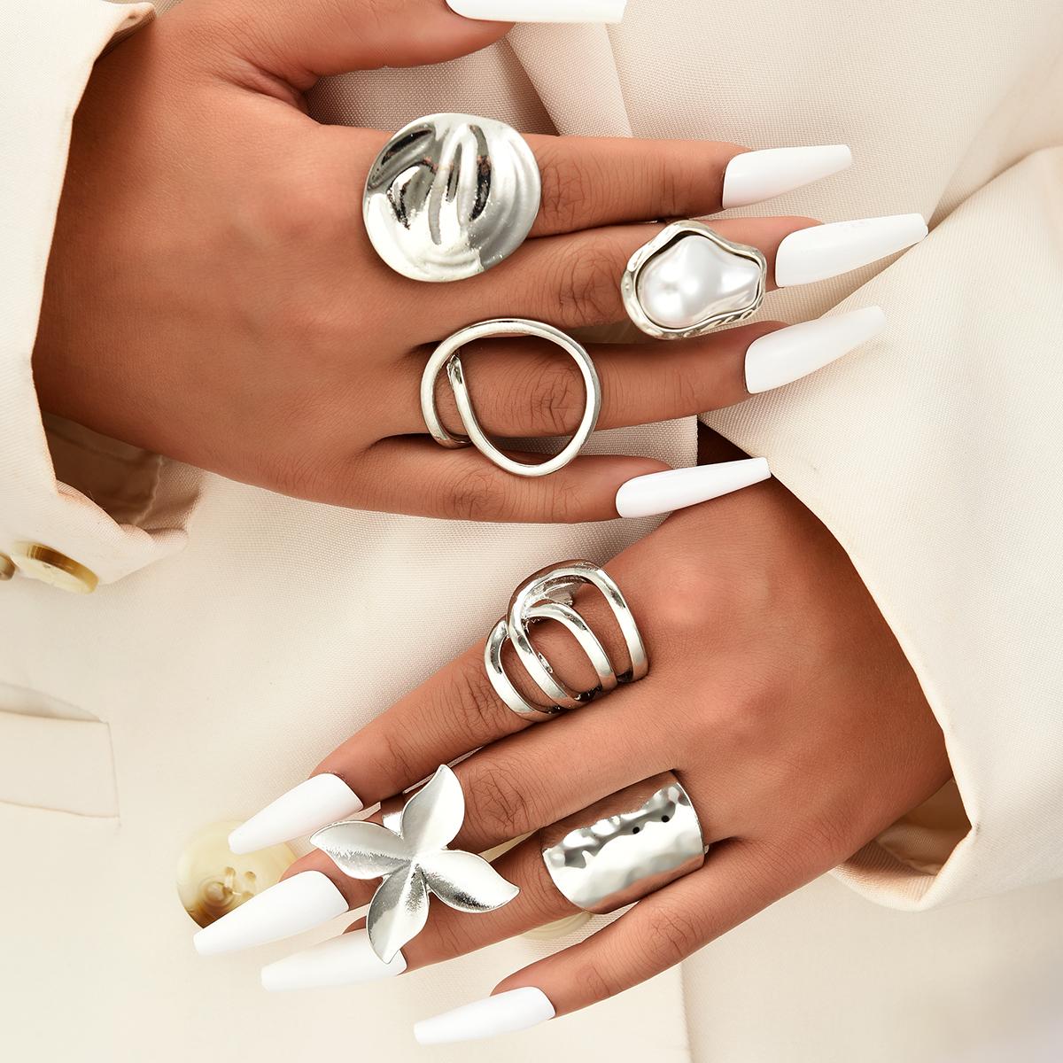 6Pcs/set Irregular Imitation Pearl Open Ring for Women Exaggerated Silver Color Hammer Pattern Butterfly Ring Set Female Jewelry
6Pcs/set Irregular Imitation Pearl Open Ring for Women Exaggerated Silver Color Hammer Pattern Butterfly Ring Set Female Jewelry
