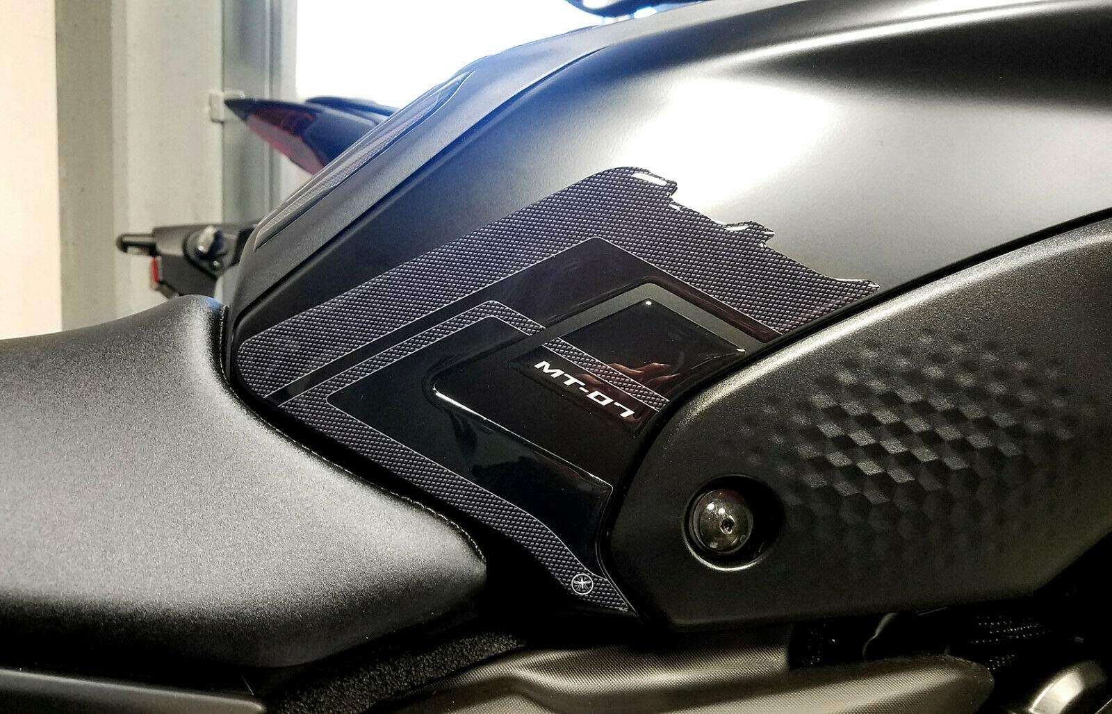 labelbike - Motorcycle tank side protection 3D gel resin sticker for Yamaha MT-07 2021-2024
labelbike - Motorcycle tank side protection 3D gel resin sticker for Yamaha MT-07 2021-2024