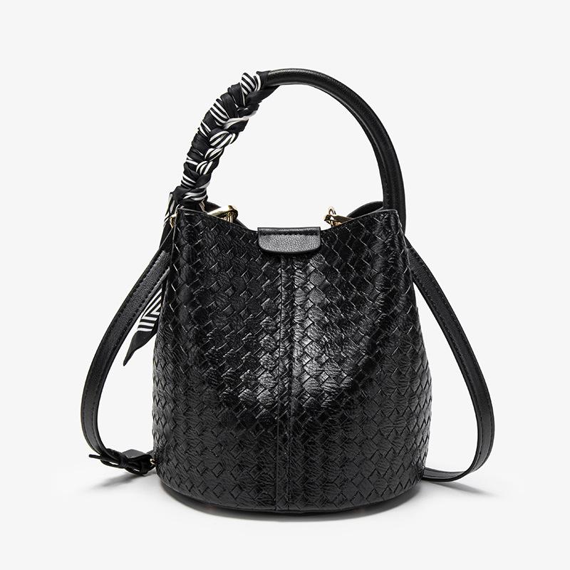 Premium Woven Bucket Bag Women S Autumn And Winter Retro Versatile Shoulder Bag Commuter Messenger Bag
Premium Woven Bucket Bag Women S Autumn And Winter Retro Versatile Shoulder Bag Commuter Messenger Bag