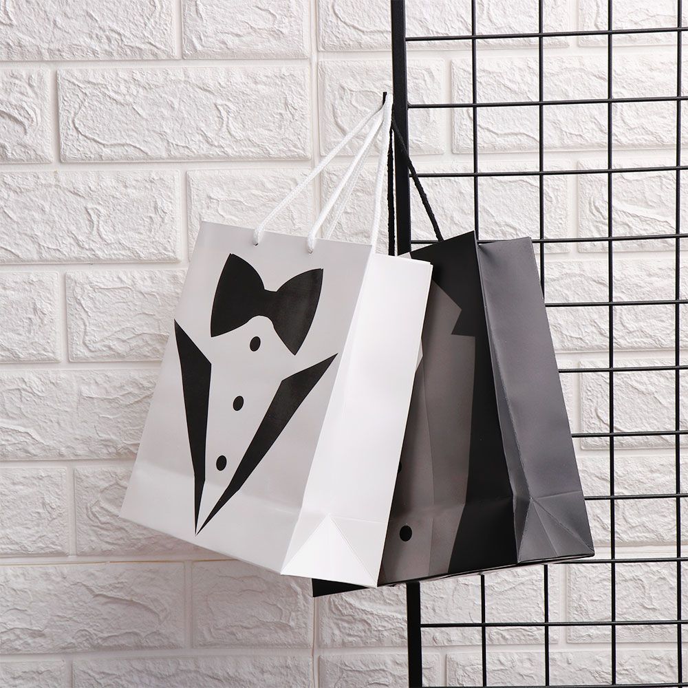 2/5pcs New Recyclable Party Supplies Shop Loot Tuxedo Groomsmen Gift Bag with Handles Thank You 2PCS чорний
2/5pcs New Recyclable Party Supplies Shop Loot Tuxedo Groomsmen Gift Bag with Handles Thank You 2PCS чорний