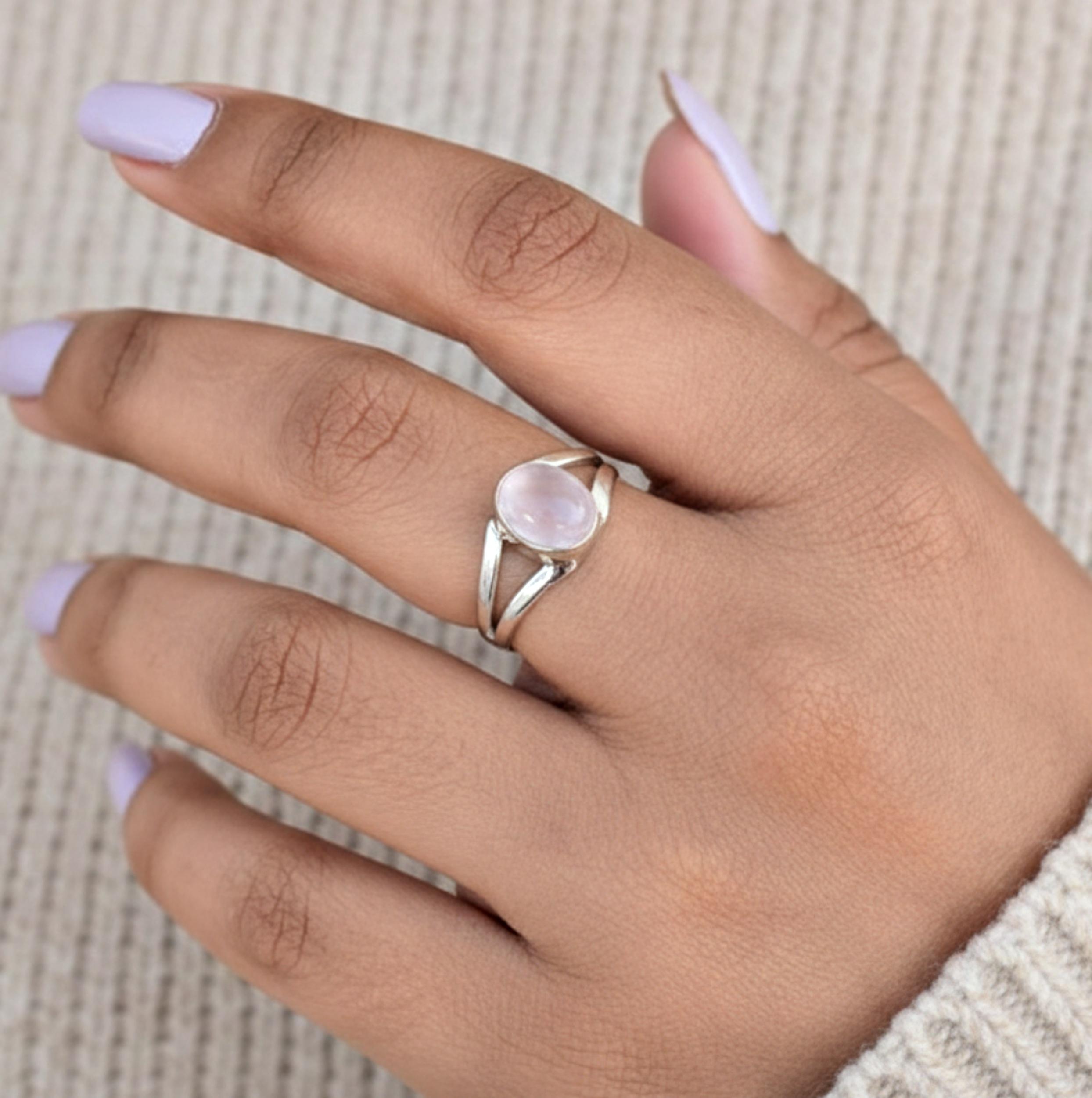 Rose Quartz Healing Crystal Ring, 925 Solid Sterling Silver, Love Gemstone Minimalist Ring, Gift for Her 12 срібний
Rose Quartz Healing Crystal Ring, 925 Solid Sterling Silver, Love Gemstone Minimalist Ring, Gift for Her 12 срібний