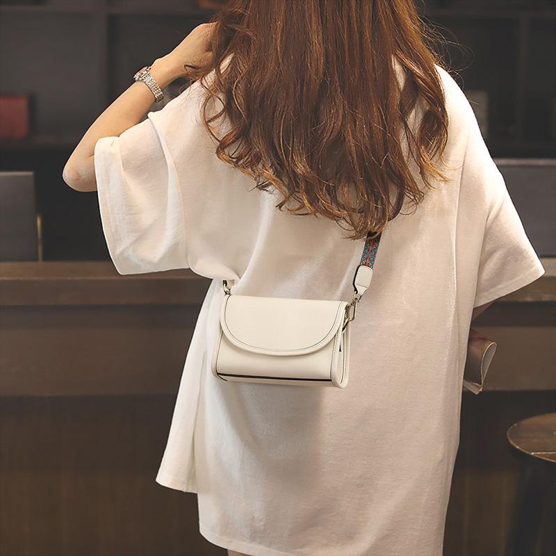 Сумка 2025 новая женская сумка сумка-мессенджер популярная кожаная сумка нишевый дизайн высококлассная сумка-подушка
Сумка 2025 новая женская сумка сумка-мессенджер популярная кожаная сумка нишевый дизайн высококлассная сумка-подушка