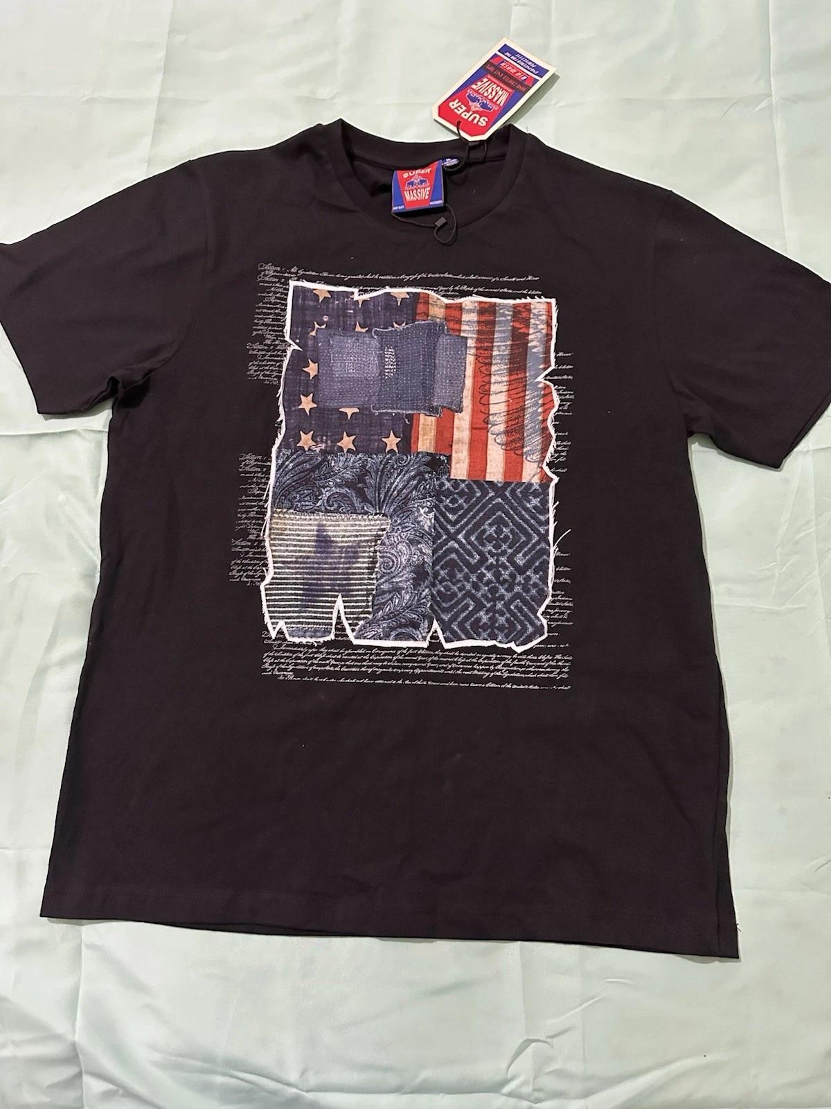 Черная футболка с графическим принтом в стиле distressed patchwork, напоминающим флаг США S
Черная футболка с графическим принтом в стиле distressed patchwork, напоминающим флаг США S
