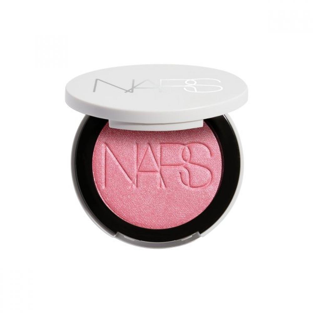 Nars Light Reflecting Luminizing Blush jumps
Nars Light Reflecting Luminizing Blush jumps