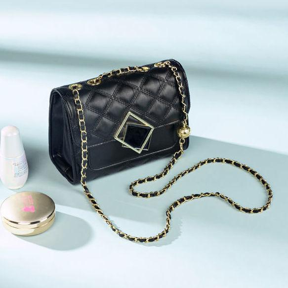 Сумка Xiaoxiangfeng женская 2025 новая трендовая универсальная сумка-цепочка с ромбами женская сумка-мессенджер модная сумка на плечо
Сумка Xiaoxiangfeng женская 2025 новая трендовая универсальная сумка-цепочка с ромбами женская сумка-мессенджер модная сумка на плечо