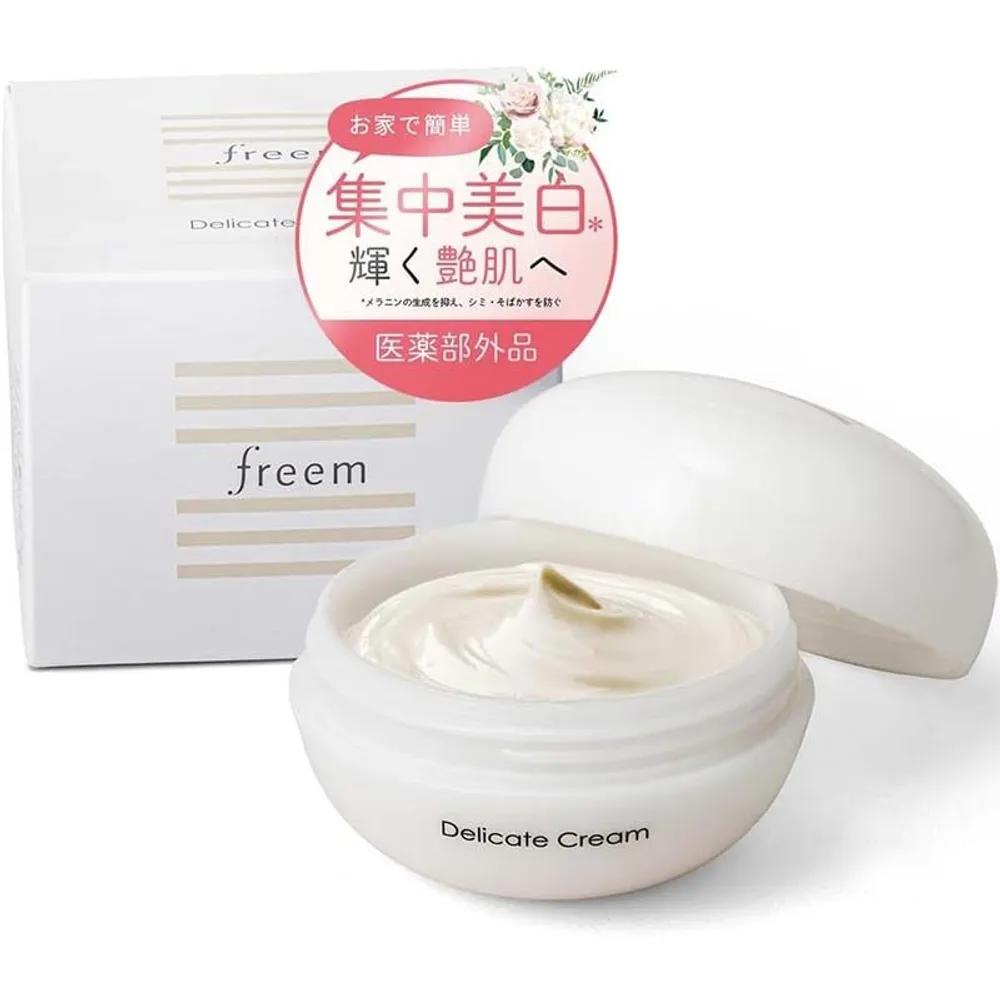 freem Moisturizing Cream All-in-One Good for Dark Spots 30g
freem Moisturizing Cream All-in-One Good for Dark Spots 30g