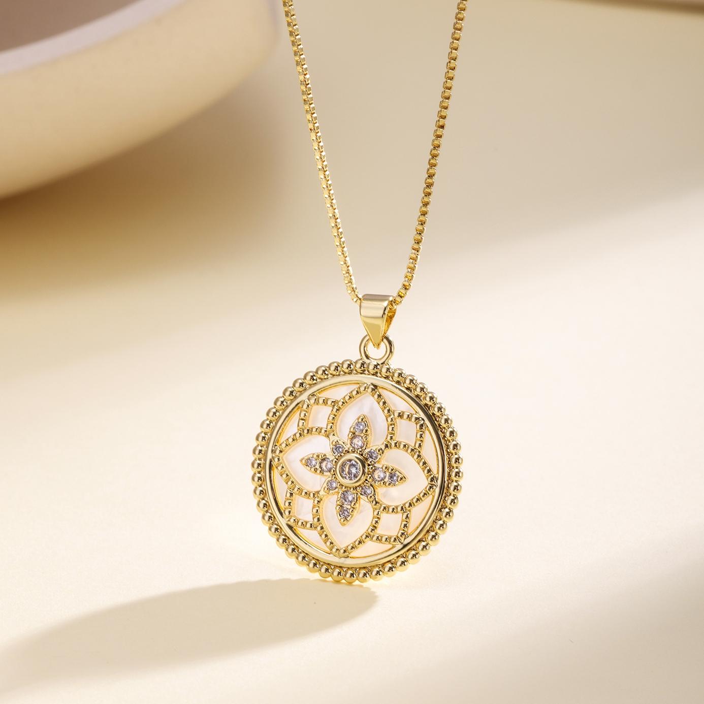 Nidin High Quality Round Shape Star/Flower Charm Pendant Necklace For Women Shiny Crystal Zircon Fashion Clavicle Chain Jewelry
Nidin High Quality Round Shape Star/Flower Charm Pendant Necklace For Women Shiny Crystal Zircon Fashion Clavicle Chain Jewelry