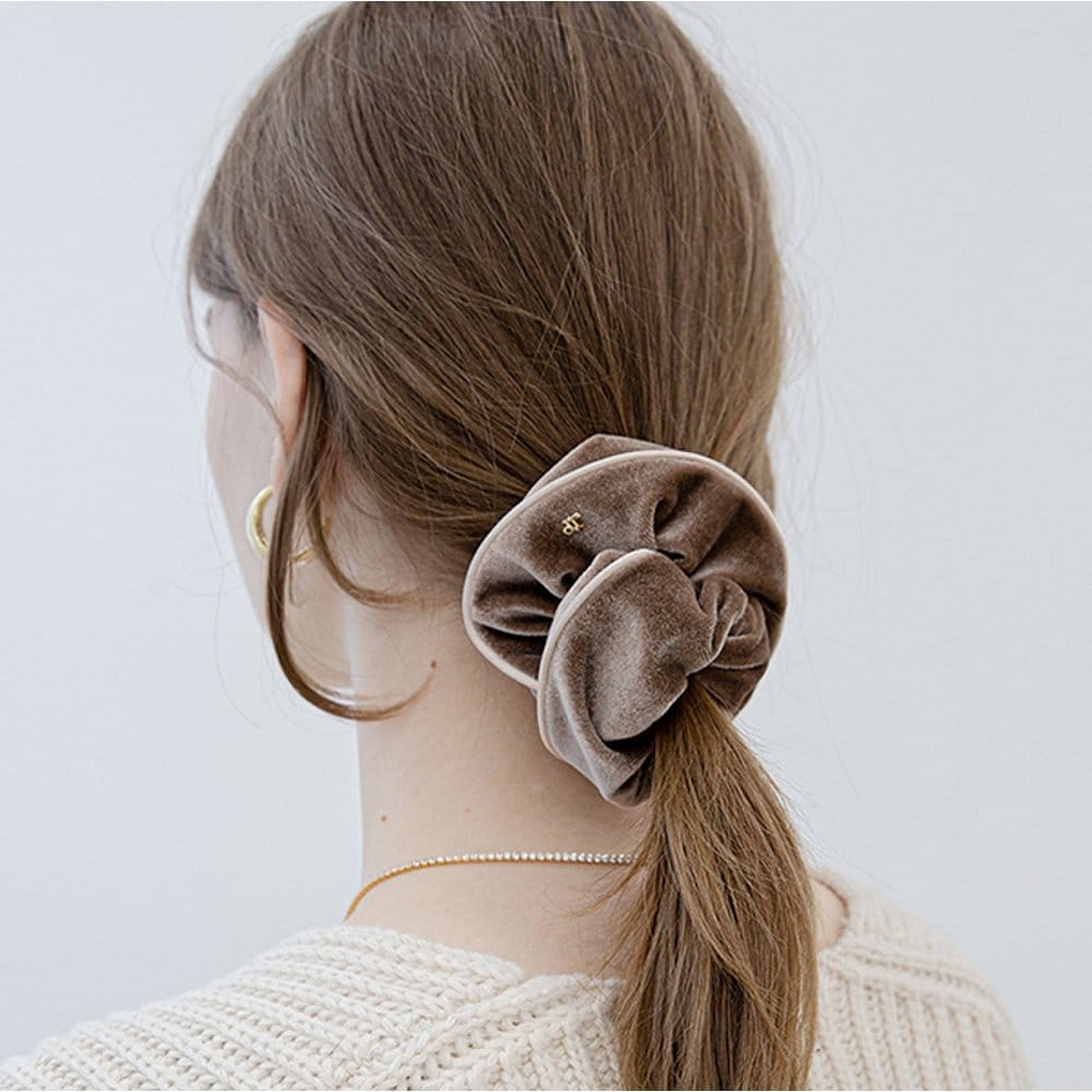 Бархатная резинка для волос с окантовкой Jp-21-029S Red
Бархатная резинка для волос с окантовкой Jp-21-029S Red