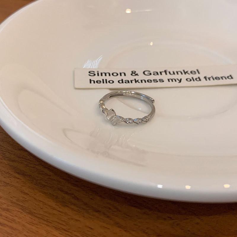 Design Trendy Korean Butterfly Ring Featuring Heart Shape For Women Adjustable Size J3687
Design Trendy Korean Butterfly Ring Featuring Heart Shape For Women Adjustable Size J3687