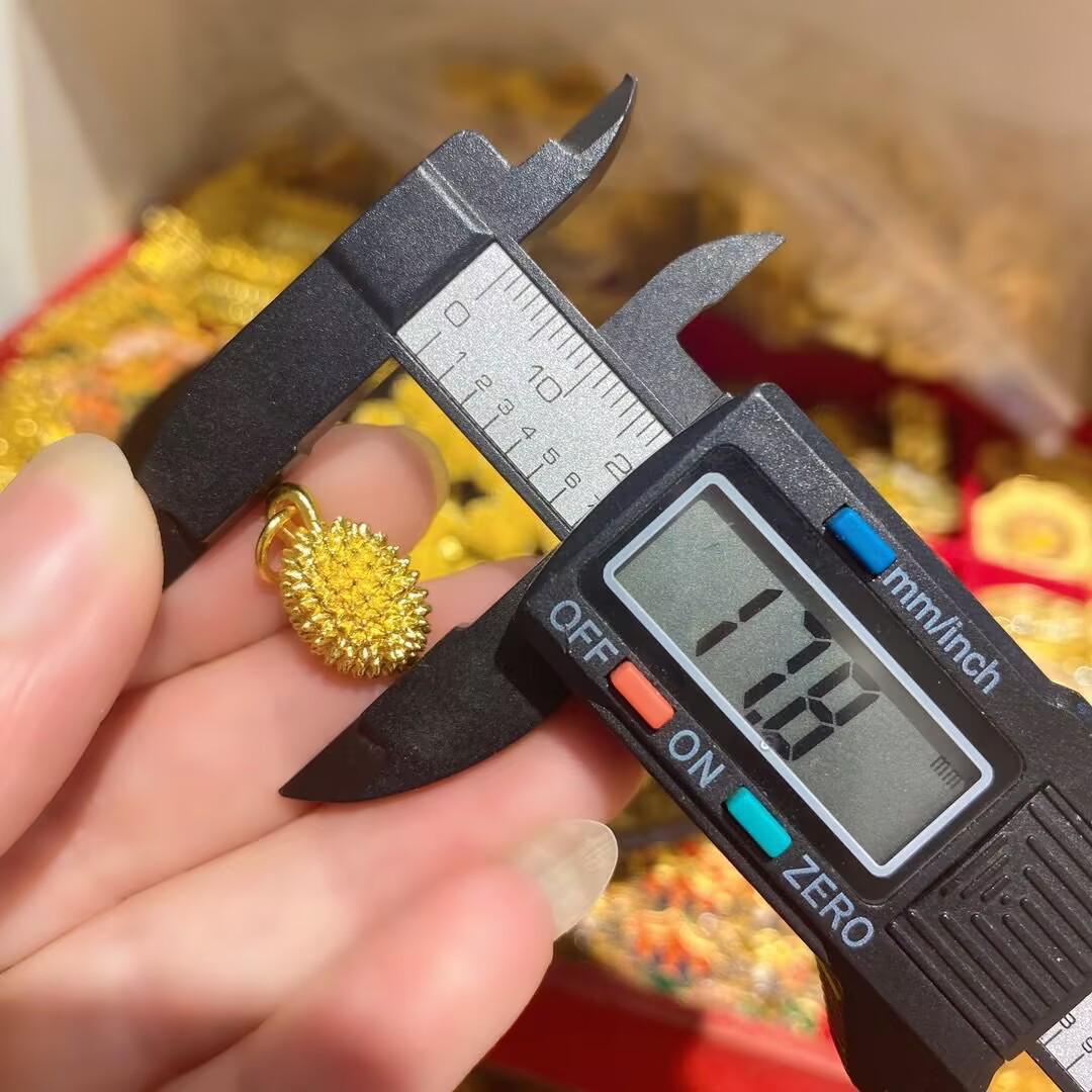 Gold Durian Pendant for DIY Bracelets & Necklaces – Small Sand Gold Jewelry Accessory
Gold Durian Pendant for DIY Bracelets & Necklaces – Small Sand Gold Jewelry Accessory