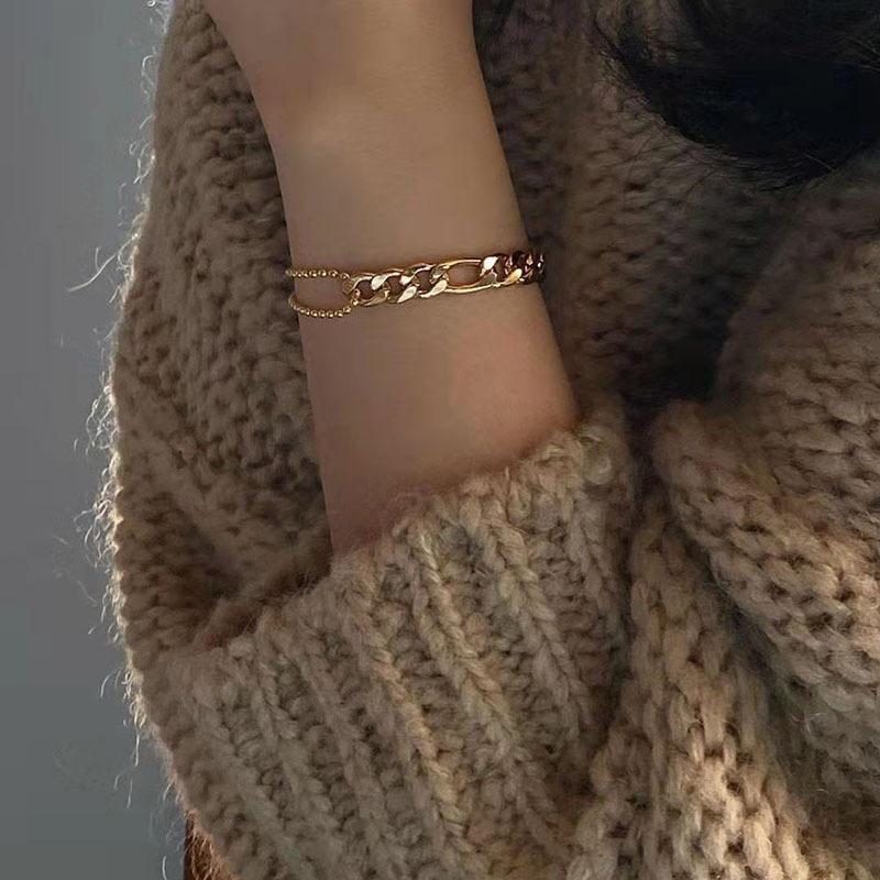 Niche simple chain splicing titanium steel plated 18k gold bracelet couple personality ins jewelry women s fashion
Niche simple chain splicing titanium steel plated 18k gold bracelet couple personality ins jewelry women s fashion