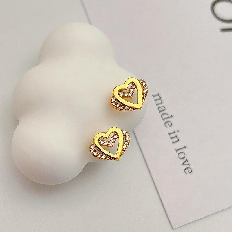 Exquisite And Small Love Zircon Stud Earrings Gentle And Elegant Light Luxury Fashion Stud Earrings Commuter Versatile Earrings Women
Exquisite And Small Love Zircon Stud Earrings Gentle And Elegant Light Luxury Fashion Stud Earrings Commuter Versatile Earrings Women
