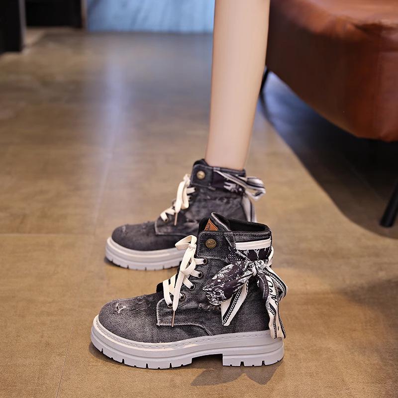 Martin boots women s 2 new autumn small short boots with skirt thick sole increase 40
Martin boots women s 2 new autumn small short boots with skirt thick sole increase 40