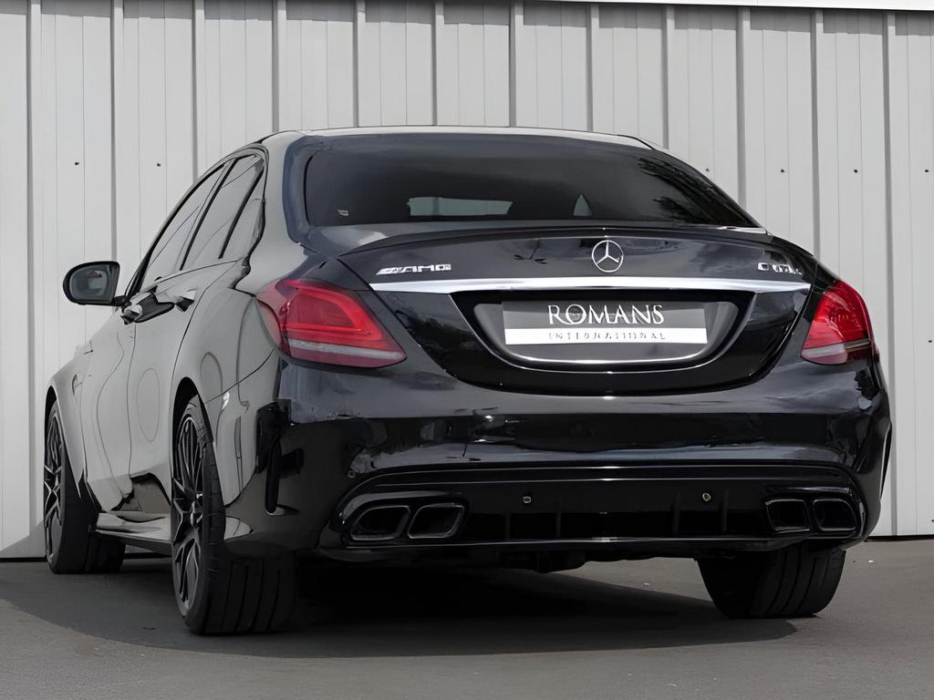 Задний диффузор с насадками Black (Дизайн С63 2018-2021) для Mercedes C-сlass W205
Задний диффузор с насадками Black (Дизайн С63 2018-2021) для Mercedes C-сlass W205