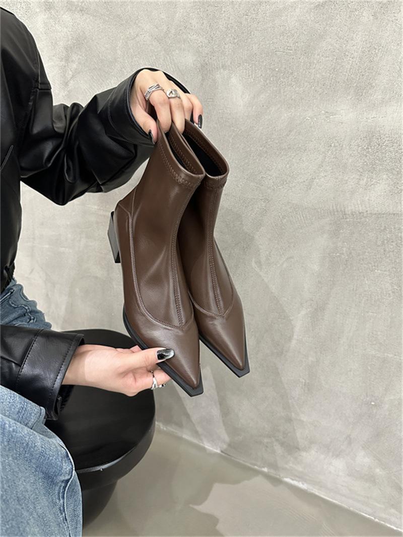 Эластичные тонкие сапоги 2024 года, осень, новые короткие сапоги с острым носком, фирменные носки, женские сапоги на толстом каблуке, модные весенние и осенние одинарные сапоги 39 коричневый
Эластичные тонкие сапоги 2024 года, осень, новые короткие сапоги с острым носком, фирменные носки, женские сапоги на толстом каблуке, модные весенние и осенние одинарные сапоги 39 коричневый