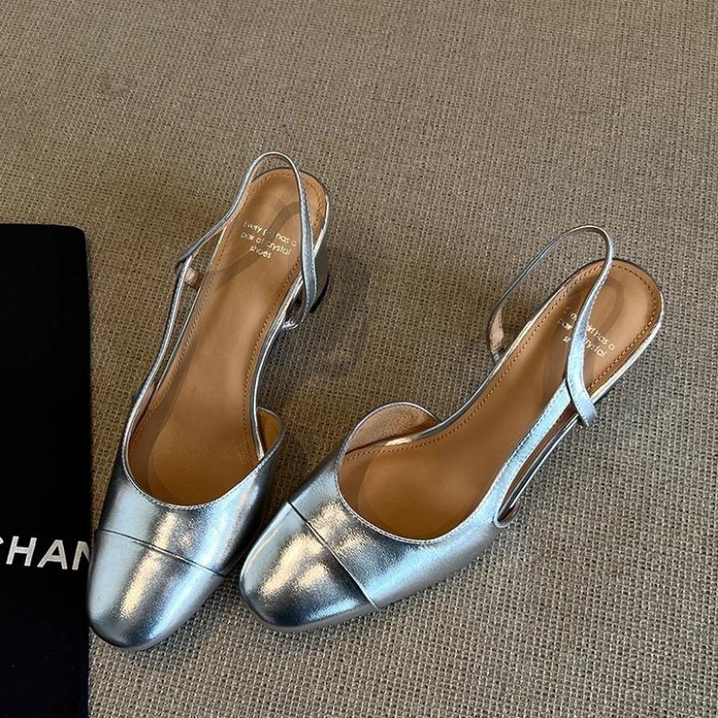 Backspace word with bag head sandals women s leather non-smelly feet thick heels slippers round head thin commuter shoes 34 серебряный
Backspace word with bag head sandals women s leather non-smelly feet thick heels slippers round head thin commuter shoes 34 серебряный