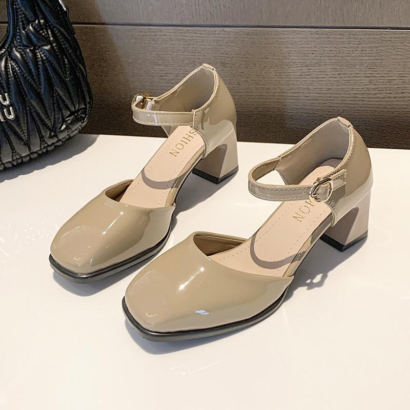 2025 лето новые туфли на высоком толстом каблуке сандалии темперамент новая китайская сумка голова полый ремешок с одной пряжкой для работы женская обувь 40 абрикосовый
2025 лето новые туфли на высоком толстом каблуке сандалии темперамент новая китайская сумка голова полый ремешок с одной пряжкой для работы женская обувь 40 абрикосовый