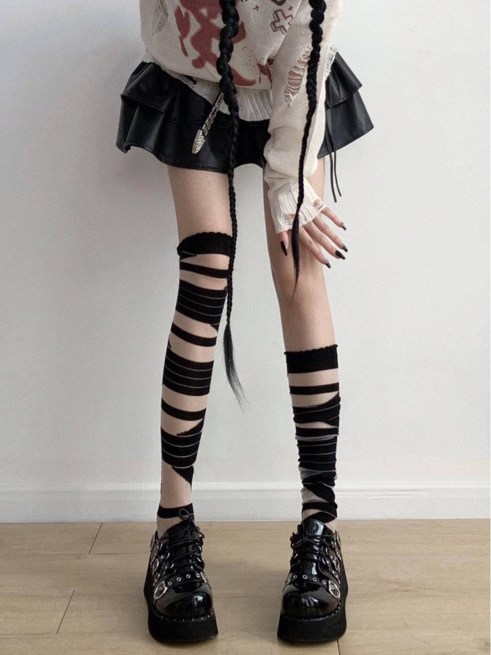 Mu Ruan Y2K Горячая Девушка Черно-Белые Бандажные Гольфы Выше Колена На Шнуровке Лолита One Size
Mu Ruan Y2K Горячая Девушка Черно-Белые Бандажные Гольфы Выше Колена На Шнуровке Лолита One Size