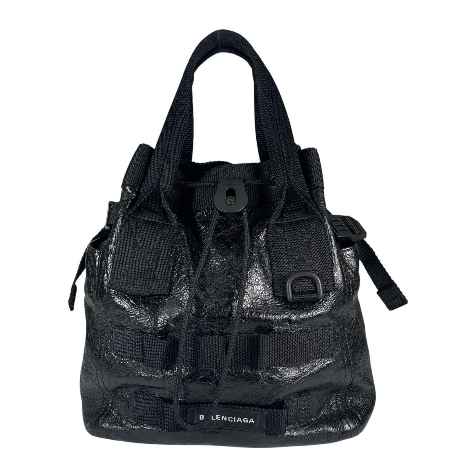 BALENCIAGA Армійська сумка 2-в-1 чорна Жіноча б/в
BALENCIAGA Армійська сумка 2-в-1 чорна Жіноча б/в