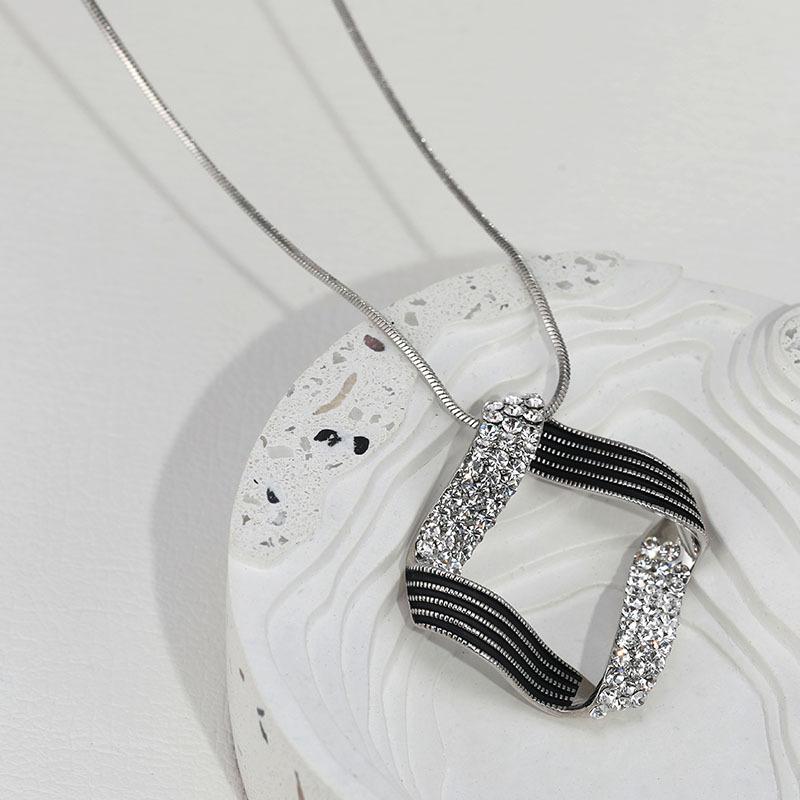Charming Korean Style Long Necklace For Women With Unique Geometric Design Pendant White Gold
Charming Korean Style Long Necklace For Women With Unique Geometric Design Pendant White Gold