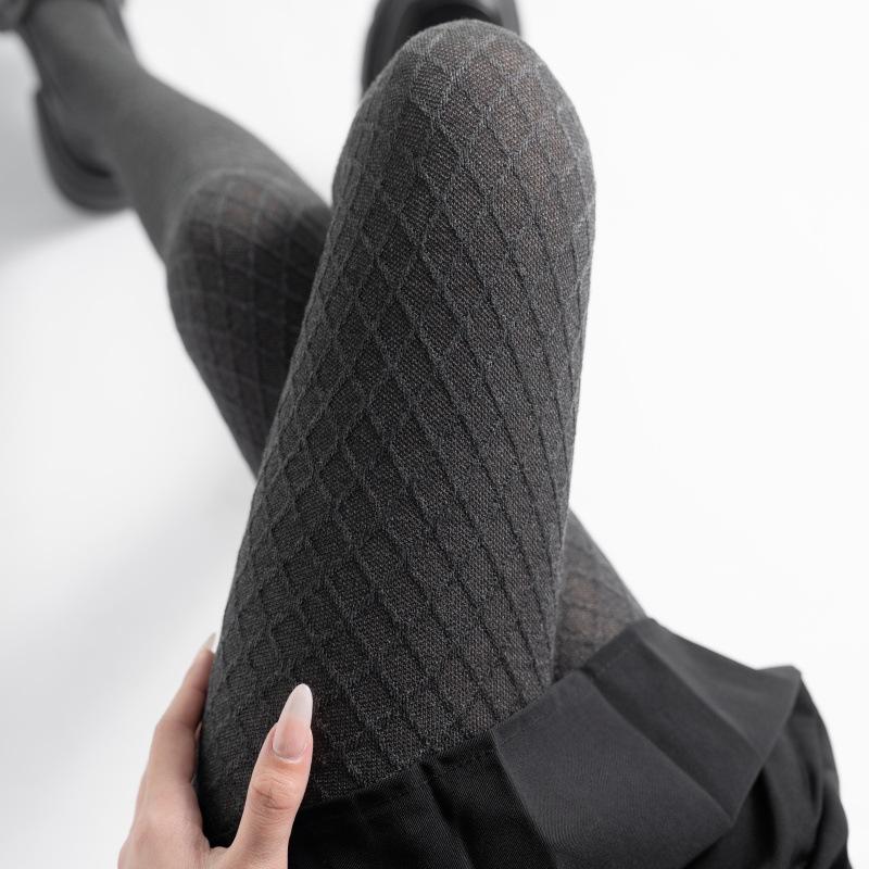 Kave1 Pair Women Knitted Tights Autumn Winter Elastic Black Stocking Jk Japanese Style High Waist Vintage Rhombus Striped Tights One Size
Kave1 Pair Women Knitted Tights Autumn Winter Elastic Black Stocking Jk Japanese Style High Waist Vintage Rhombus Striped Tights One Size