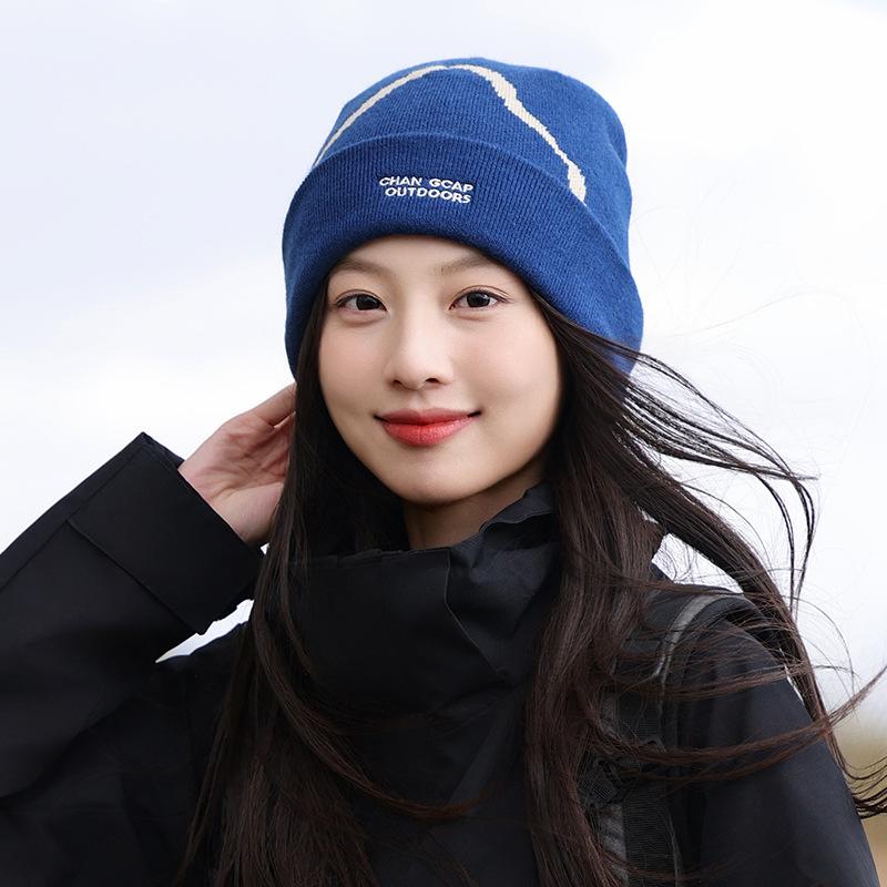 New Letter Embroidered Knitted Hat for Women Autumn and Winter Warm Ear Protection Hood Outdoor Hiking and Camping Hood 56-62 (Elastic)
New Letter Embroidered Knitted Hat for Women Autumn and Winter Warm Ear Protection Hood Outdoor Hiking and Camping Hood 56-62 (Elastic)