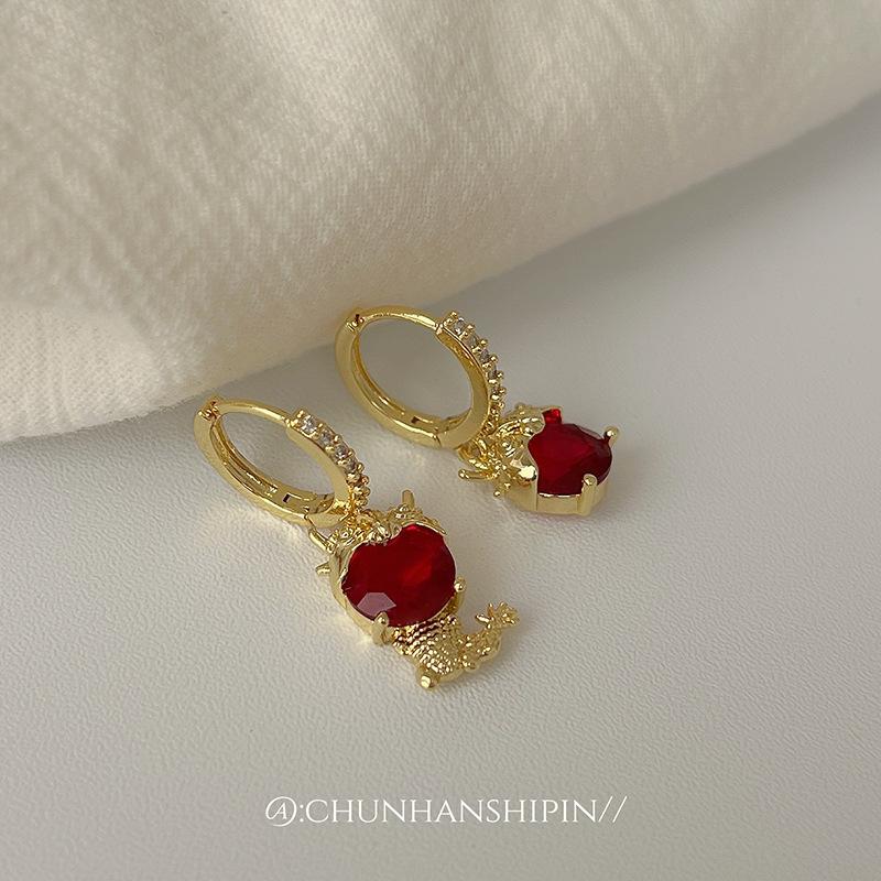 Mosquito coil disc ear clips~ Year of the Dragon niche design, lucky stud earrings, red advanced ear buckles, natal year national style earrings
Mosquito coil disc ear clips~ Year of the Dragon niche design, lucky stud earrings, red advanced ear buckles, natal year national style earrings