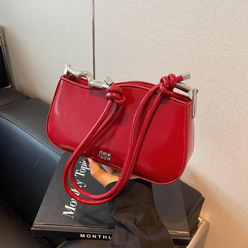 Niche red bag women s 2024 new summer messenger bag high-end fashion shoulder armpit bag червоний
Niche red bag women s 2024 new summer messenger bag high-end fashion shoulder armpit bag червоний