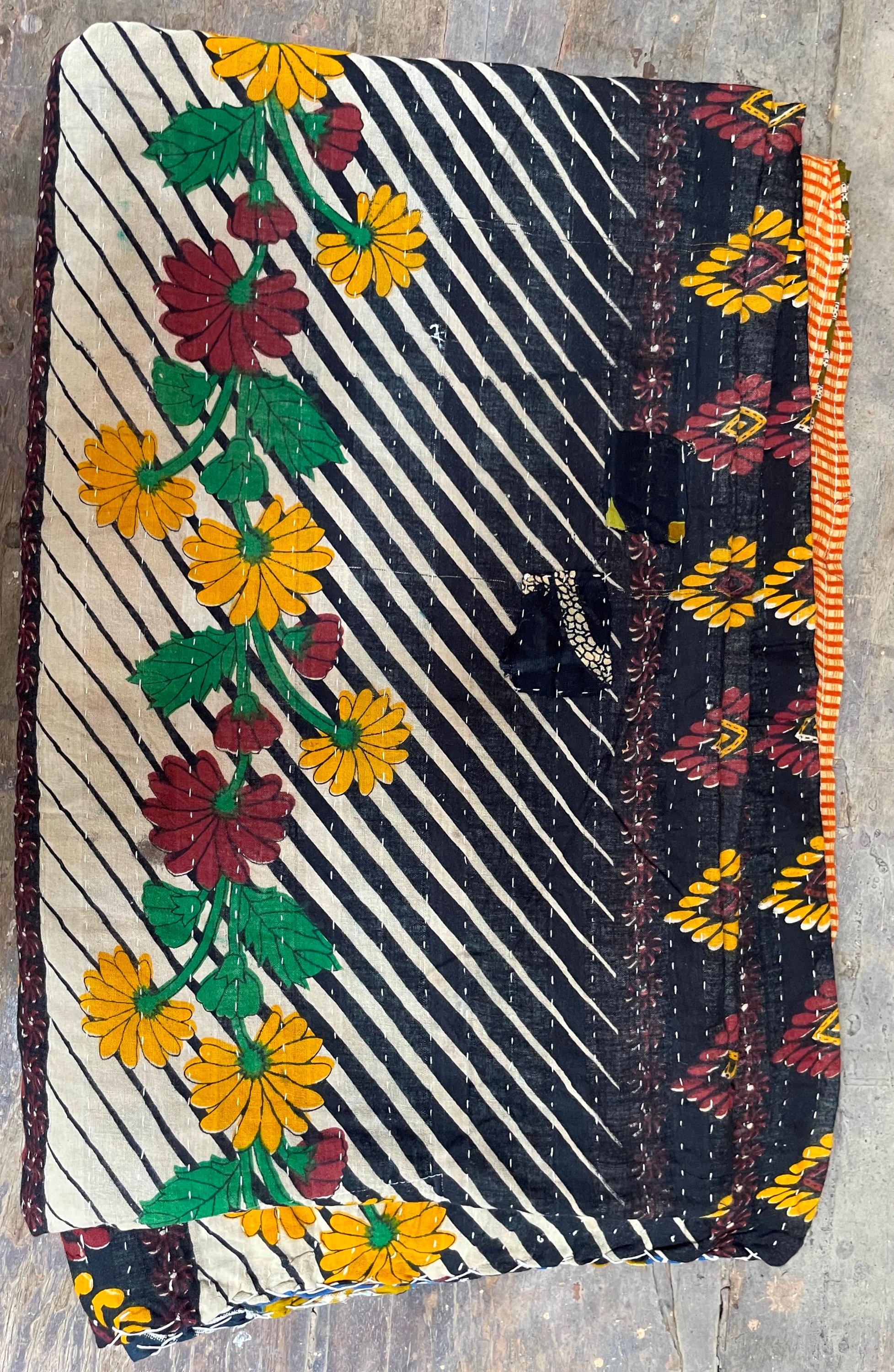 Handmade Kantha Quilt: Floral & Striped Bohemian Bedspread 80X 50 разноцветный
Handmade Kantha Quilt: Floral & Striped Bohemian Bedspread 80X 50 разноцветный